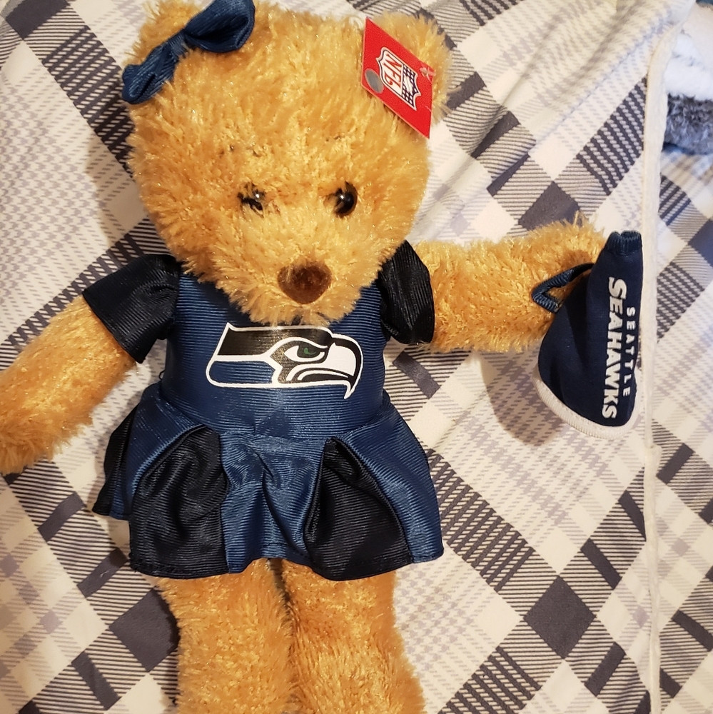 NWT- RARE SEAHAWKS GIRL NFL TEDDYBEAR